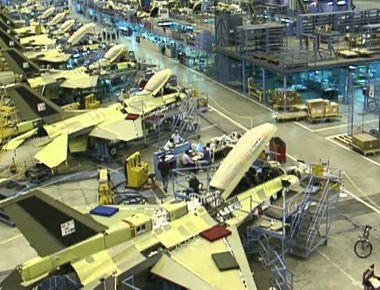 Τέλος εποχής: Μετά από 40 χρόνια το τελευταίο F-16 βγήκε από τη γραμμή παραγωγής της LΜ στο Fort Worth (βίντεο)